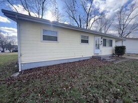 299 Dashwood Dr in Ferguson, MO - Building Photo