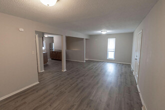 206 Wheaton Ct in Columbia, MO - Foto de edificio - Building Photo