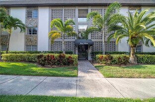 125 5th Ave NE, Unit 180 in St. Petersburg, FL - Building Photo