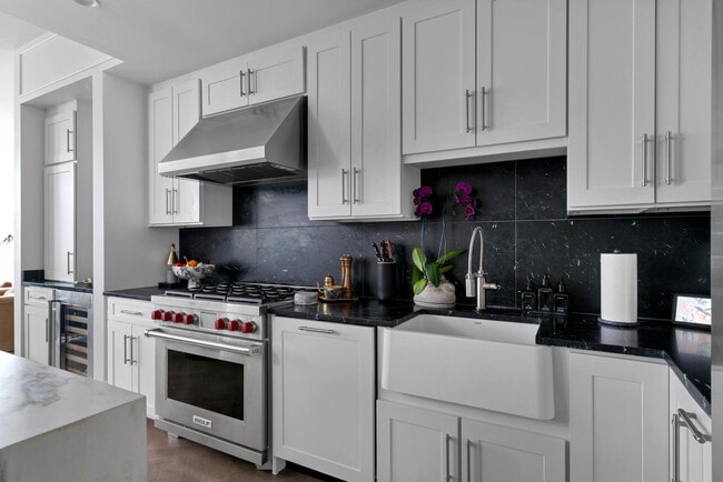 1616 West End Ave in Nashville, TN - Building Photo - Building Photo