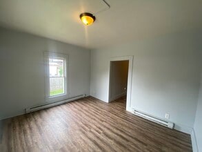 13 S Alexander St in Danville, IL - Building Photo - Building Photo