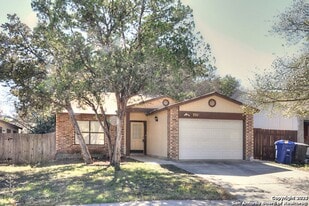 7318 Corian Park Dr in San Antonio, TX - Building Photo
