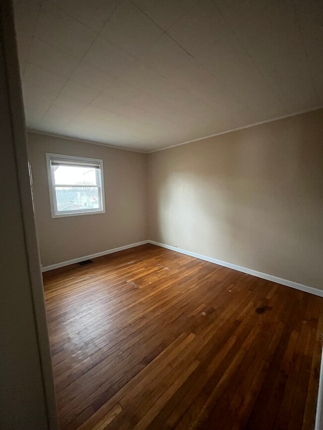 2220 Roselawn Ave in Lafayette, IN - Foto de edificio - Building Photo