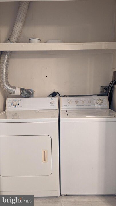 124 W Hamburg St in Baltimore, MD - Foto de edificio