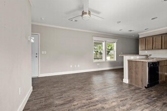 303 North Loop in Houston, TX - Building Photo - Building Photo