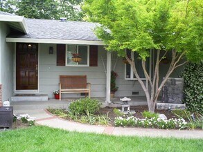 1161 34th Ave in Sacramento, CA - Building Photo - Building Photo