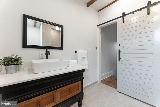 property at 1906 N Lawrence St