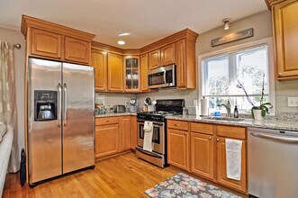 40 Avon St, Unit 2 in Wakefield, MA - Building Photo - Building Photo