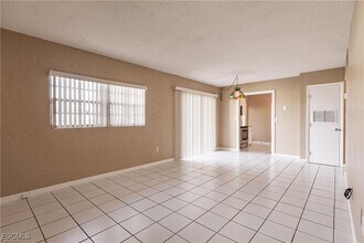 4923 Vincennes Ct in Cape Coral, FL - Building Photo - Building Photo