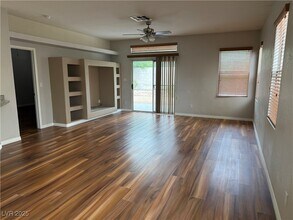 7829 Strong Water Ct in Las Vegas, NV - Building Photo - Building Photo