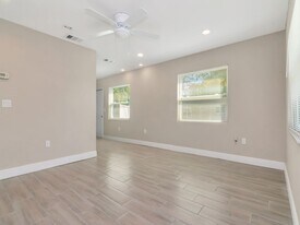 1207 62nd Ave E in Bradenton, FL - Building Photo