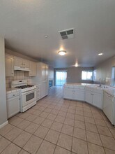6144 W San Madele Ave in Fresno, CA - Foto de edificio - Building Photo