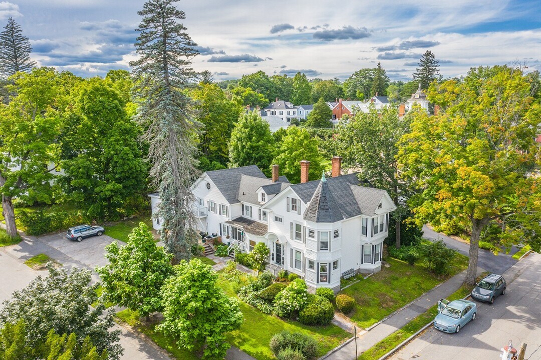 9 Merrimack Street in Concord, NH - Foto de edificio
