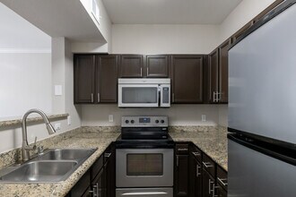 Stone Creek at Old Farm Apartments in Houston, TX - Foto de edificio - Interior Photo