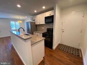 111 Center St N in Vienna, VA - Building Photo - Building Photo