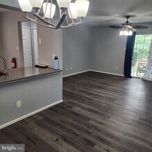 703A Sedgefield Dr in Mount Laurel, NJ - Building Photo - Building Photo
