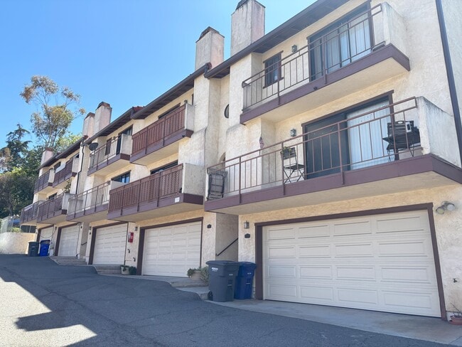 property at 717 Franklin Ln