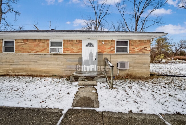 2412 N Lesley Ave in Indianapolis, IN - Building Photo - Building Photo