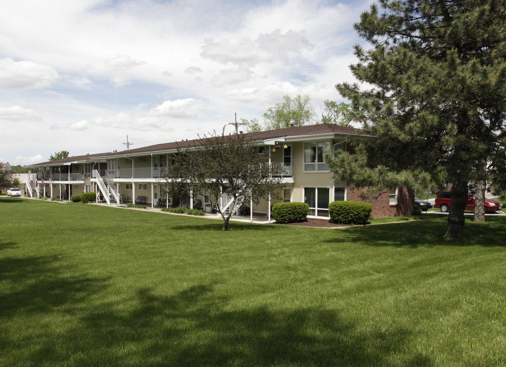 Beverly Hills Apartments in Omaha, NE - Building Photo