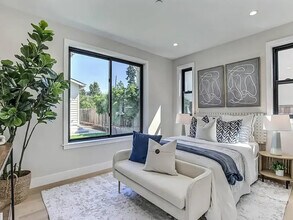 200 Mountain View Ave in Mountain View, CA - Building Photo - Building Photo