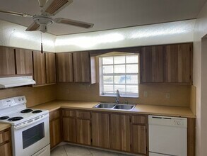 442 Franconia Cir in Greenacres, FL - Building Photo - Building Photo
