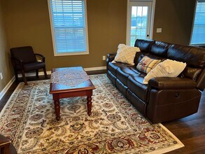 3369 Wiser Dr in Clarksville, TN - Foto de edificio - Building Photo