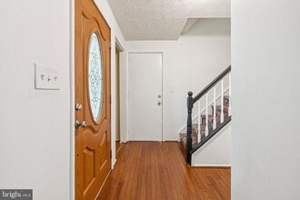 115 S Dickenson Ave in Sterling, VA - Building Photo - Building Photo