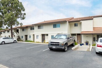 Santa Barbara Highlands in Santa Barbara, CA - Building Photo - Building Photo