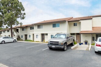 Santa Barbara Highlands in Santa Barbara, CA - Building Photo - Building Photo