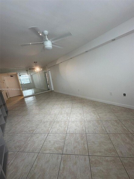 9273 Collins Ave, Unit 701 in Surfside, FL - Building Photo - Building Photo