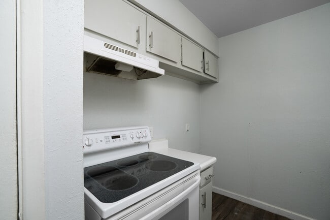 The Luke Apartments in McAllen, TX - Foto de edificio - Interior Photo