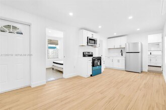 2419 Coolidge St in Hollywood, FL - Building Photo - Building Photo