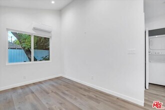 7421 Amigo Ave in Los Angeles, CA - Building Photo - Building Photo