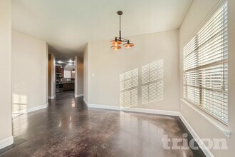 2186 Liriope Ln in Waxahachie, TX - Foto de edificio - Building Photo