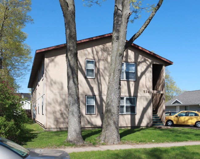 734 Menomonie St in Eau Claire, WI - Building Photo - Building Photo