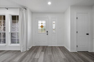 3925 Greenhills Ct in Irving, TX - Building Photo - Building Photo