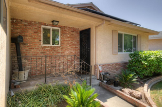 1503 E Warner Ave in Fresno, CA - Foto de edificio - Building Photo