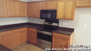 7006 Hallie Spirit in San Antonio, TX - Foto de edificio - Building Photo