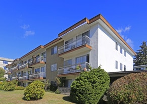 Franklin Place in White Rock, BC - Building Photo
