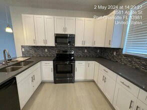 8581 Agate St in Port Charlotte, FL - Building Photo - Building Photo