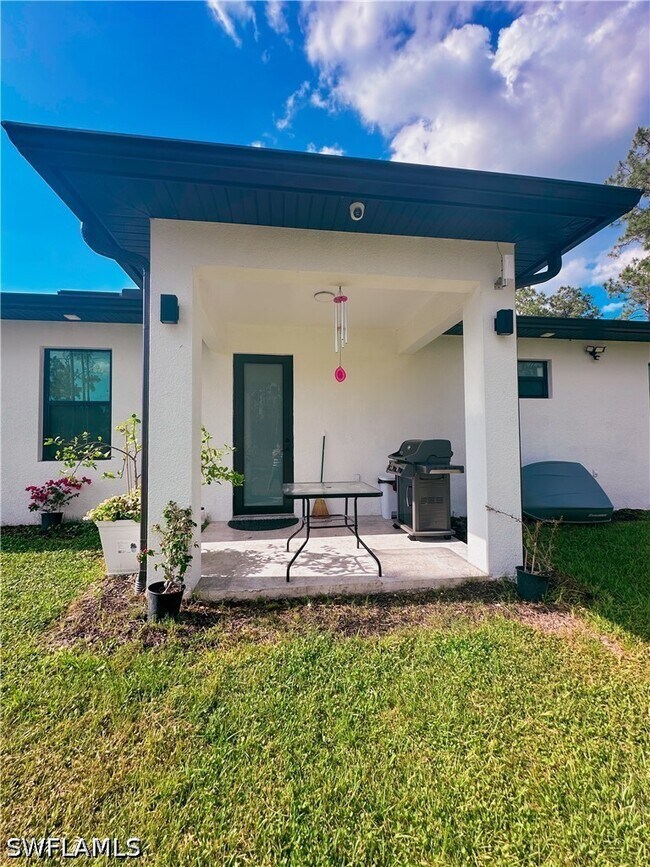 3708 12th Ave NE in Naples, FL - Building Photo - Building Photo