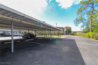 5635 Rattlesnake Hammock Rd in Naples, FL - Building Photo - Building Photo