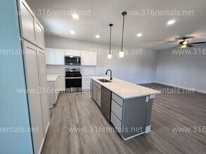 8739-8741 E Summerside Pl in Bel Aire, KS - Building Photo - Building Photo
