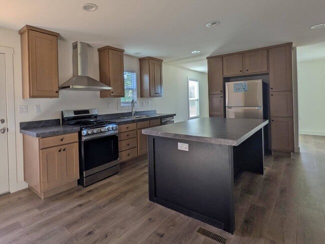 property at 5427 Edgewood Ln