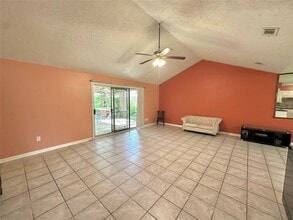 1765 Hialeah Dr in Seabrook, TX - Building Photo - Building Photo