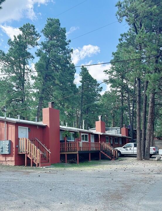 Woodlands in Ruidoso, NM - Building Photo