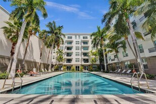 2401 NE 65th St in Fort Lauderdale, FL - Building Photo