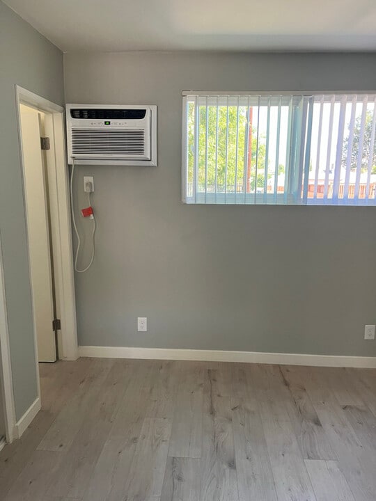 20033 Saticoy St in Los Angeles, CA - Building Photo