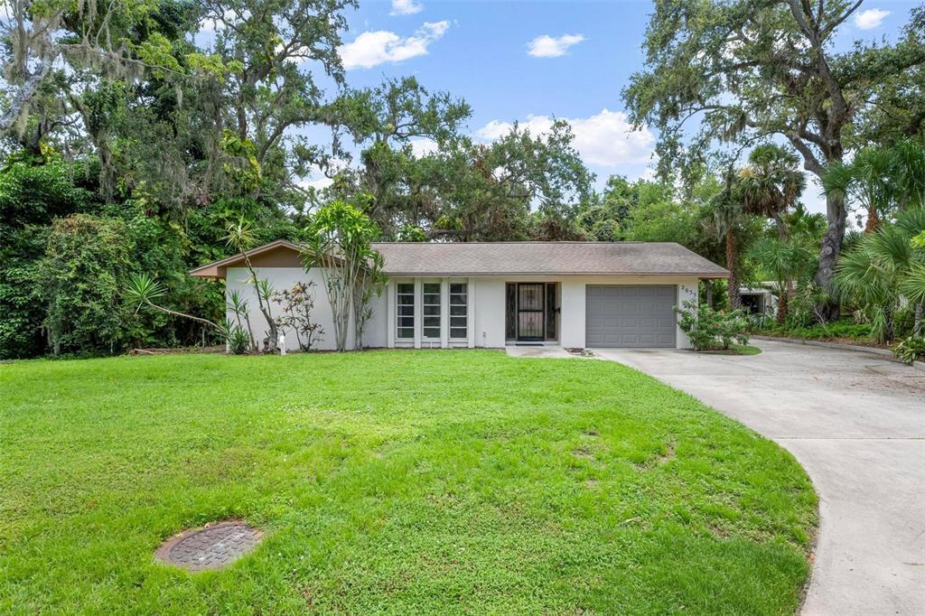 2635 Bryce Ln in Sarasota, FL - Foto de edificio