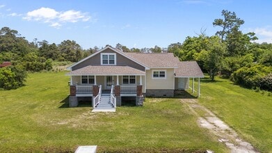 965 Marshallberg Rd in Marshallberg, NC - Foto de edificio - Building Photo